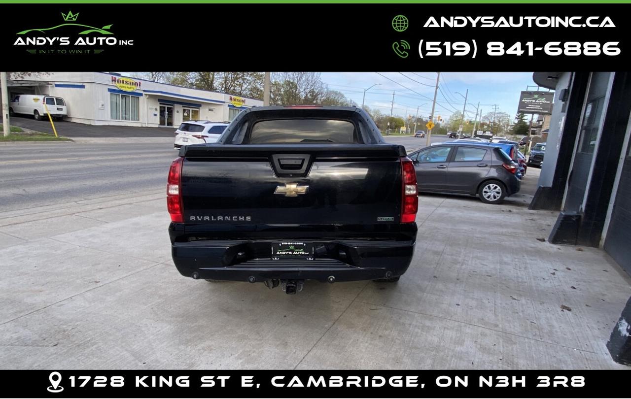 2010 Chevrolet Avalanche LT ! SUNROOF ! BACK UP CAM ! POWER SEATS Photo4