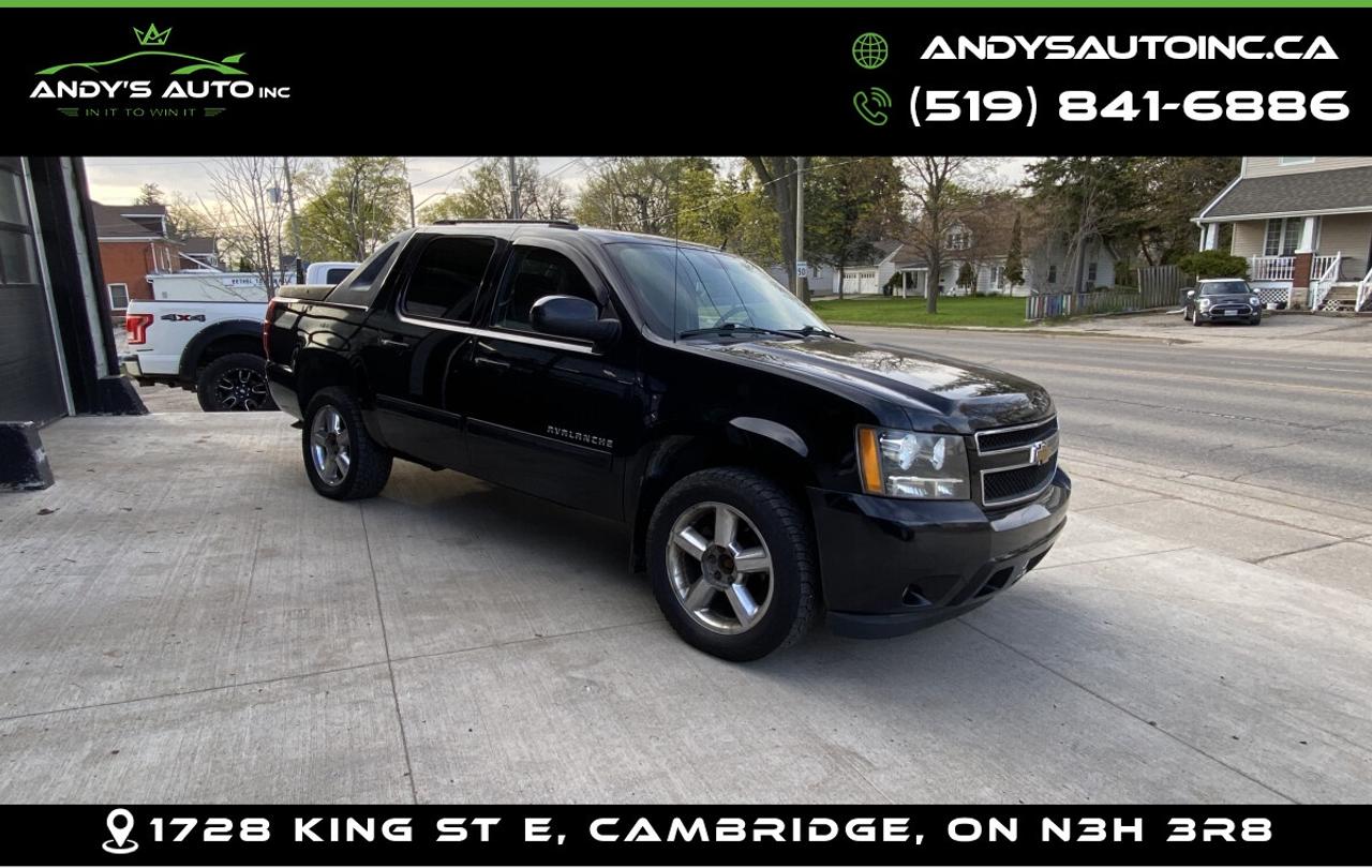 2010 Chevrolet Avalanche LT ! SUNROOF ! BACK UP CAM ! POWER SEATS Photo
