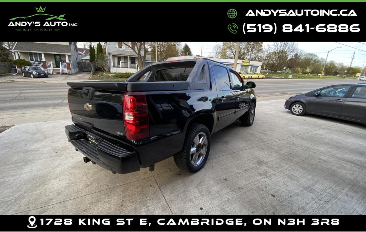 2010 Chevrolet Avalanche LT ! SUNROOF ! BACK UP CAM ! POWER SEATS Photo3