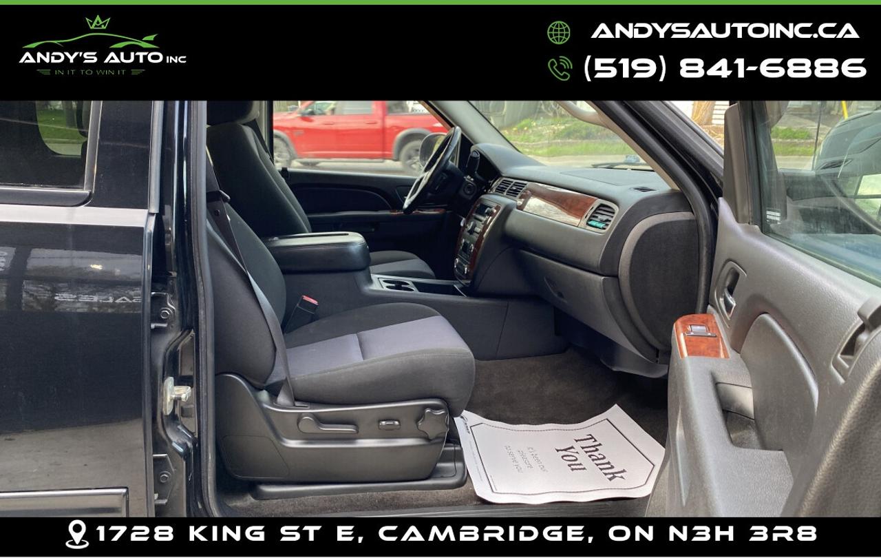 2010 Chevrolet Avalanche LT ! SUNROOF ! BACK UP CAM ! POWER SEATS Photo