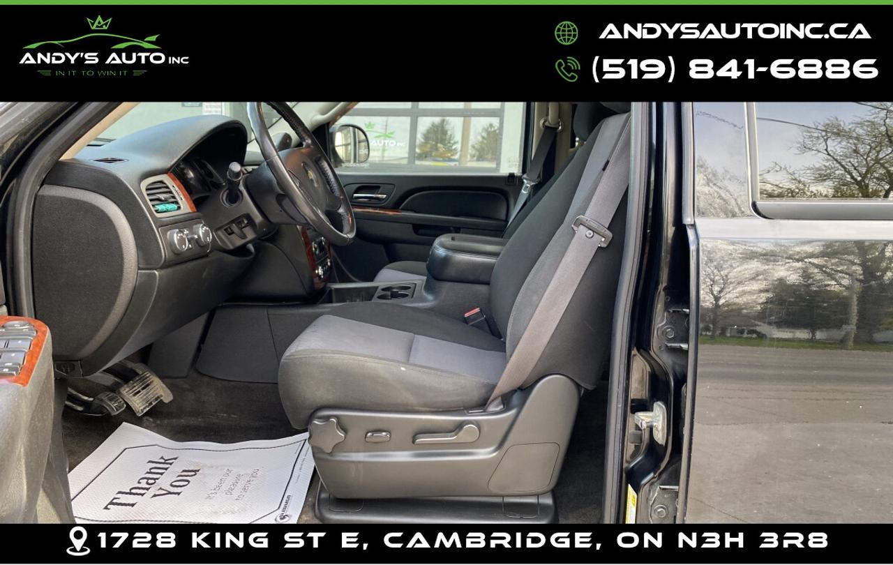 2010 Chevrolet Avalanche LT ! SUNROOF ! BACK UP CAM ! POWER SEATS Photo