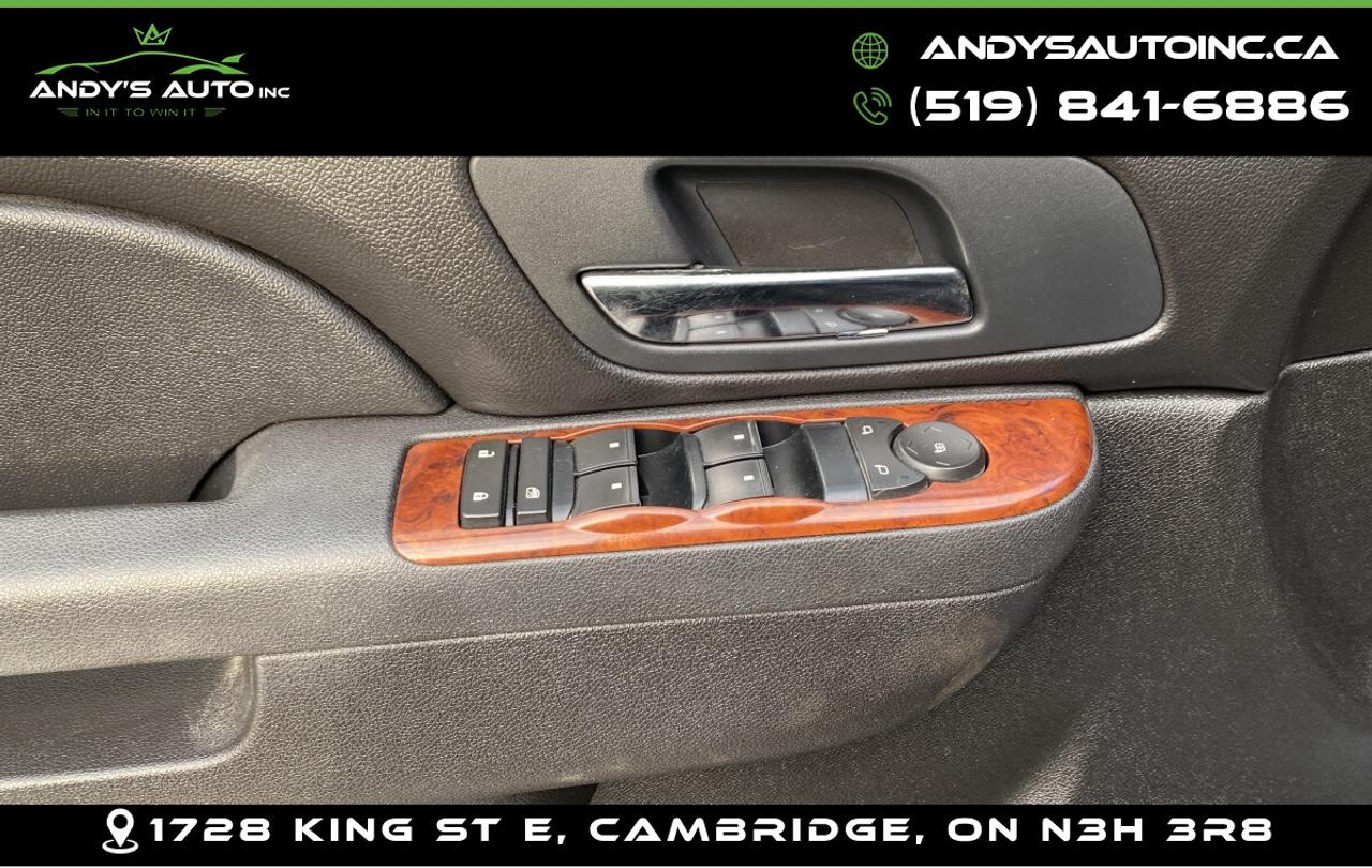 2010 Chevrolet Avalanche LT ! SUNROOF ! BACK UP CAM ! POWER SEATS AVALANCHE LT ! SUNROOF ! BACK UP CAM ! POWER SEATS Photo