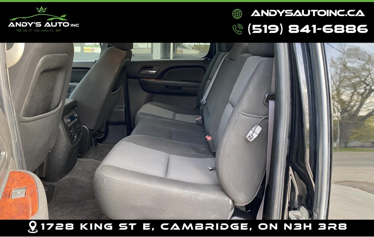 2010 Chevrolet Avalanche LT ! SUNROOF ! BACK UP CAM ! POWER SEATS Photo