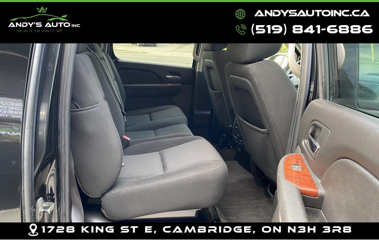 2010 Chevrolet Avalanche LT ! SUNROOF ! BACK UP CAM ! POWER SEATS Photo