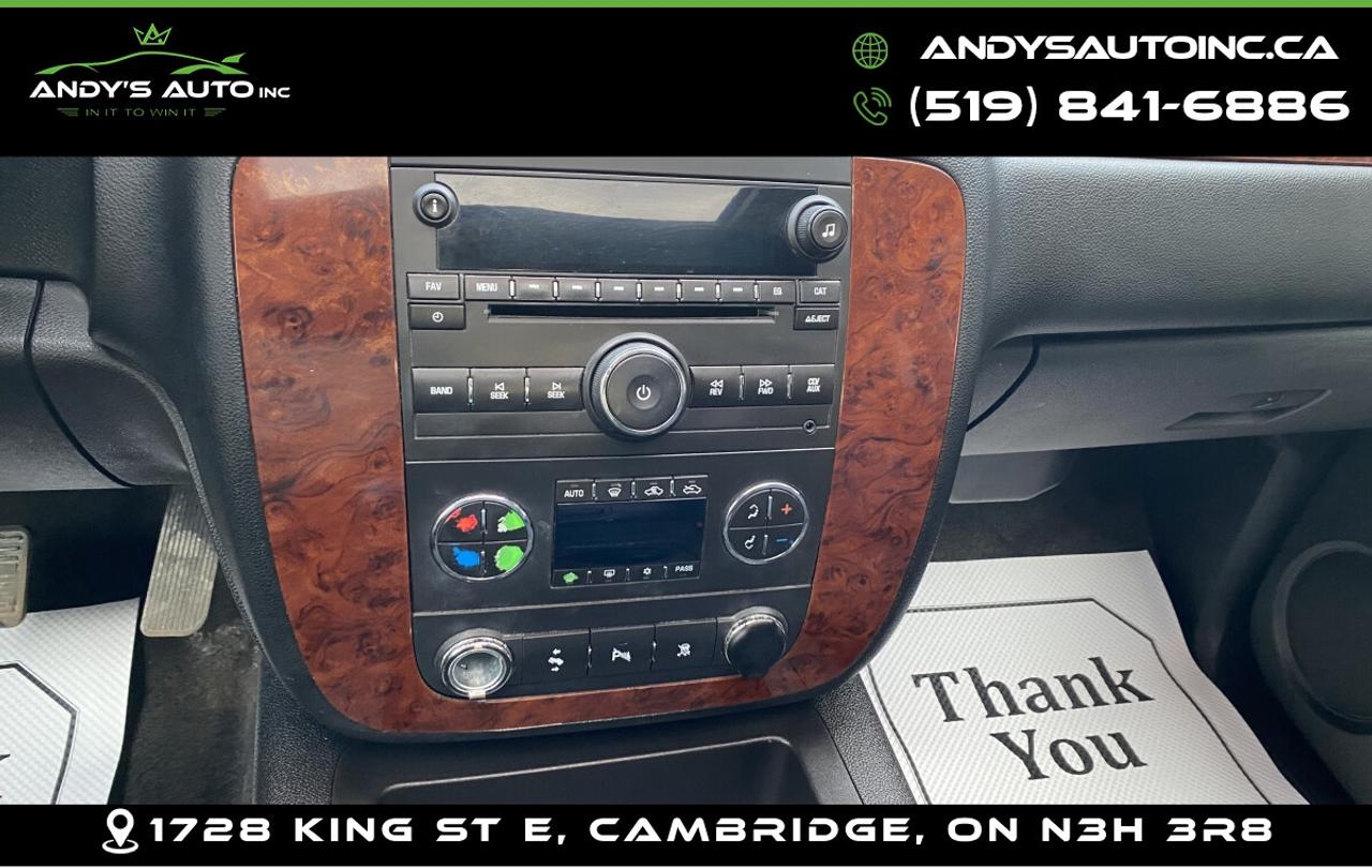 2010 Chevrolet Avalanche LT ! SUNROOF ! BACK UP CAM ! POWER SEATS Photo