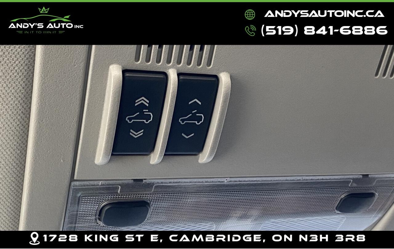 2010 Chevrolet Avalanche LT ! SUNROOF ! BACK UP CAM ! POWER SEATS Photo