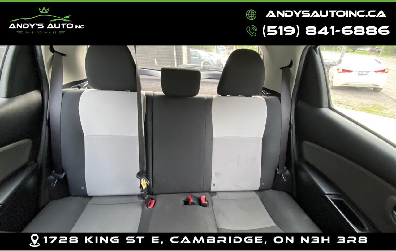 2018 Toyota Yaris LE HB ! AUTO ! HEATED SEATS ! Photo