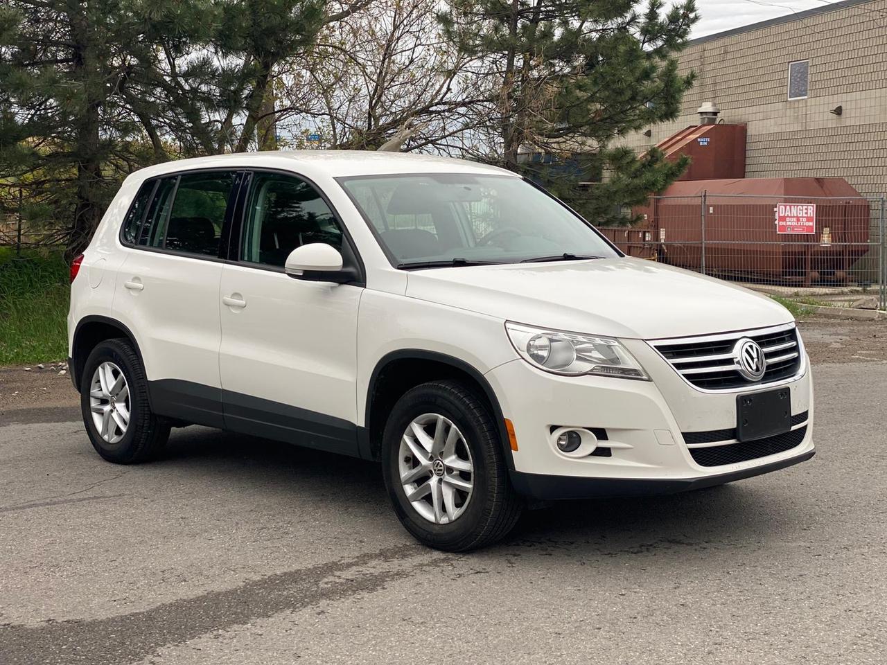 2010 Volkswagen Tiguan S | NO ACCIDENT Photo2