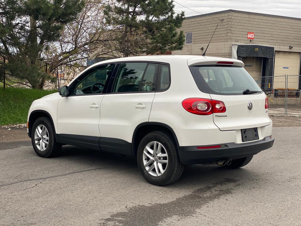 2010 Volkswagen Tiguan S | NO ACCIDENT Photo4