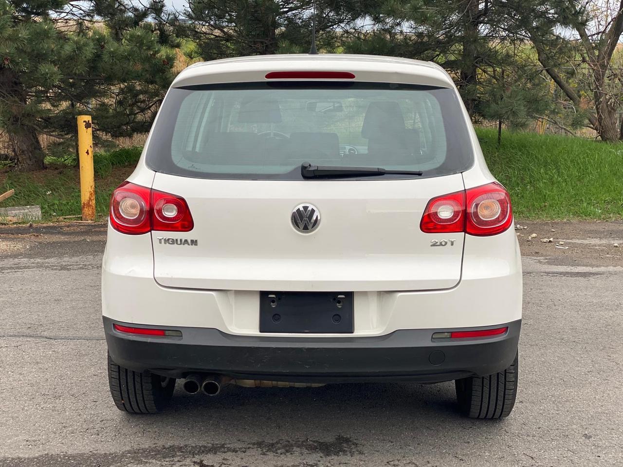 2010 Volkswagen Tiguan S | NO ACCIDENT Photo
