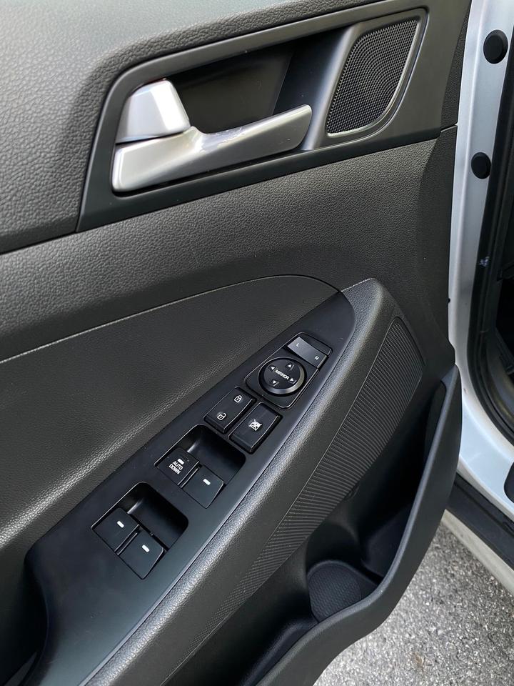 2019 Hyundai Tucson SE | NO ACCIDENT | LOW Kilometers Photo
