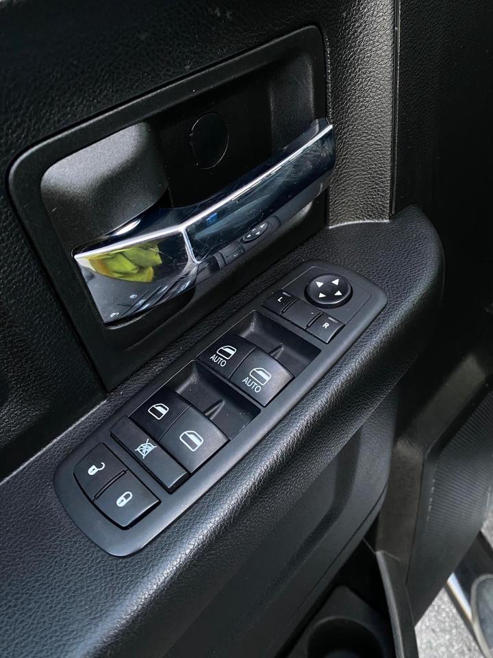 2019 RAM 1500 Classic Tradesman 4X4 Quad Cap 6’4” Box Photo