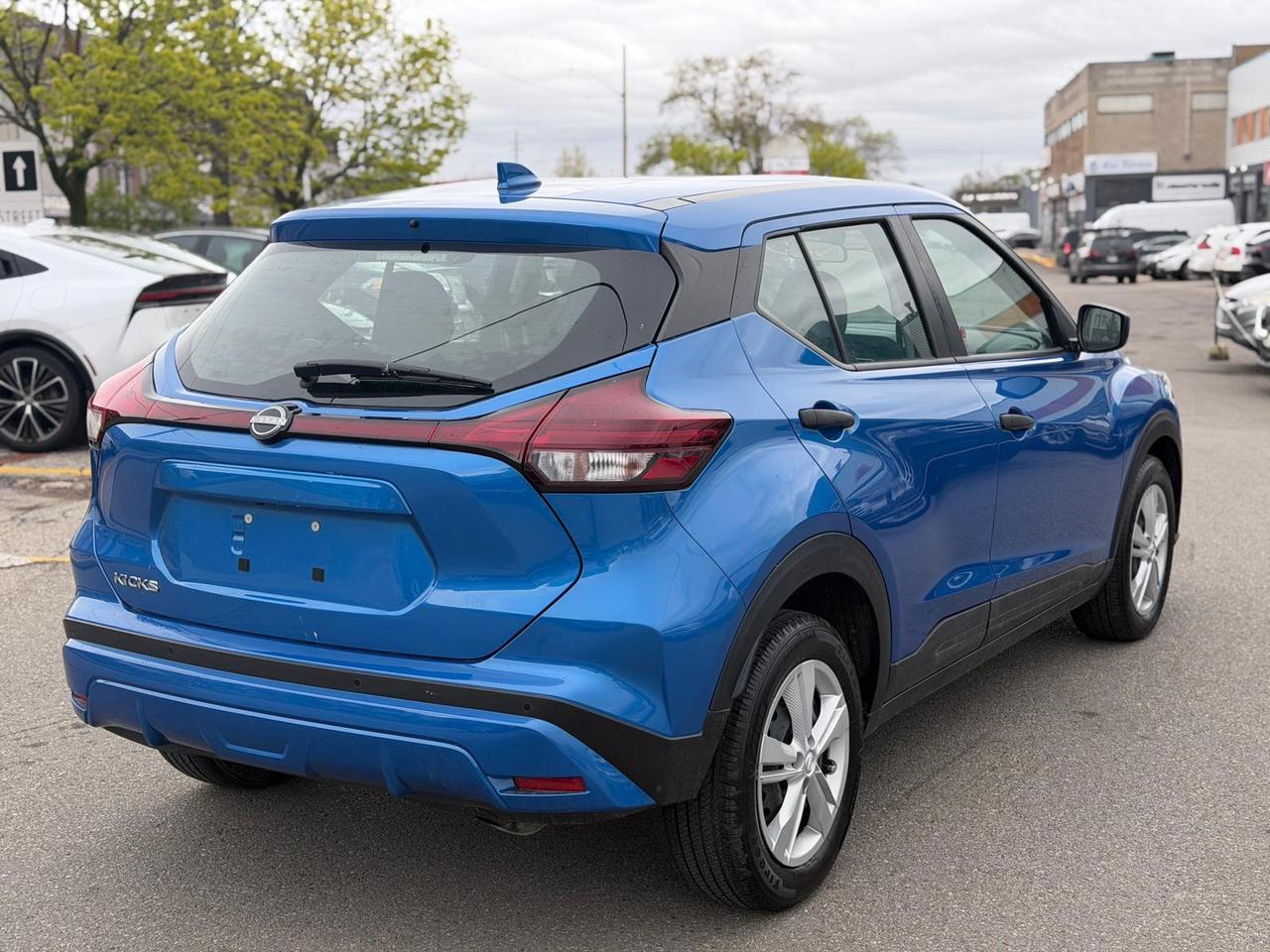 2023 Nissan Kicks S Photo4