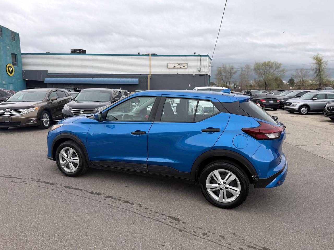 2023 Nissan Kicks S Photo