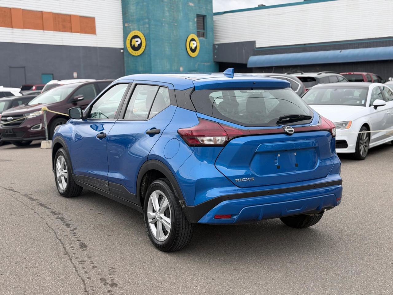 2023 Nissan Kicks S Photo3