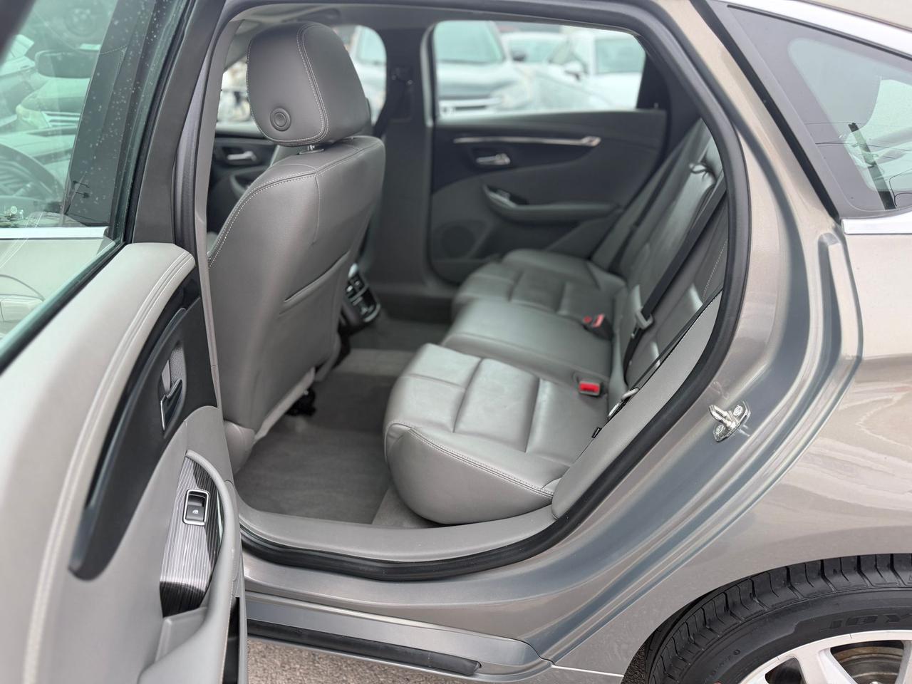 2018 Chevrolet Impala LT Photo