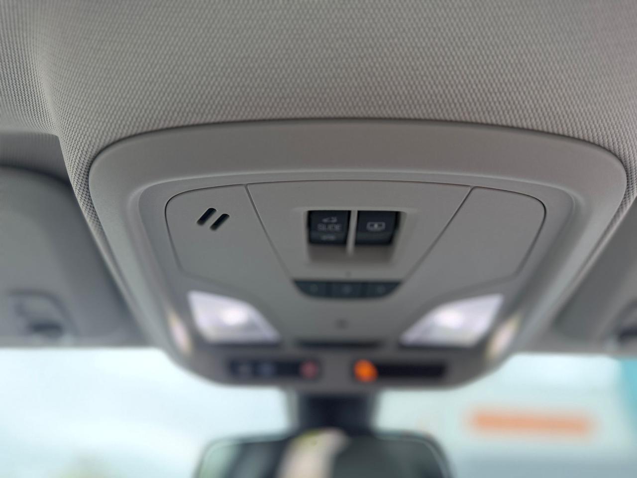 2018 Chevrolet Impala LT Photo