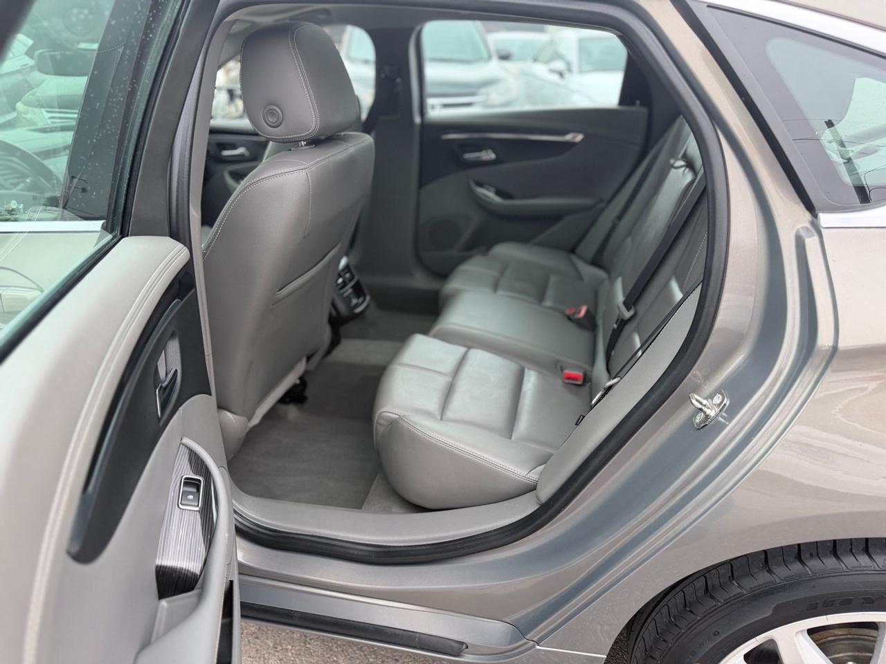 2018 Chevrolet Impala LT Photo