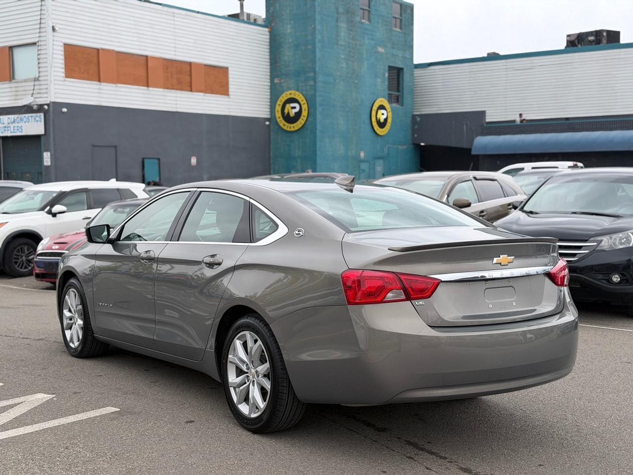 2018 Chevrolet Impala LT Photo