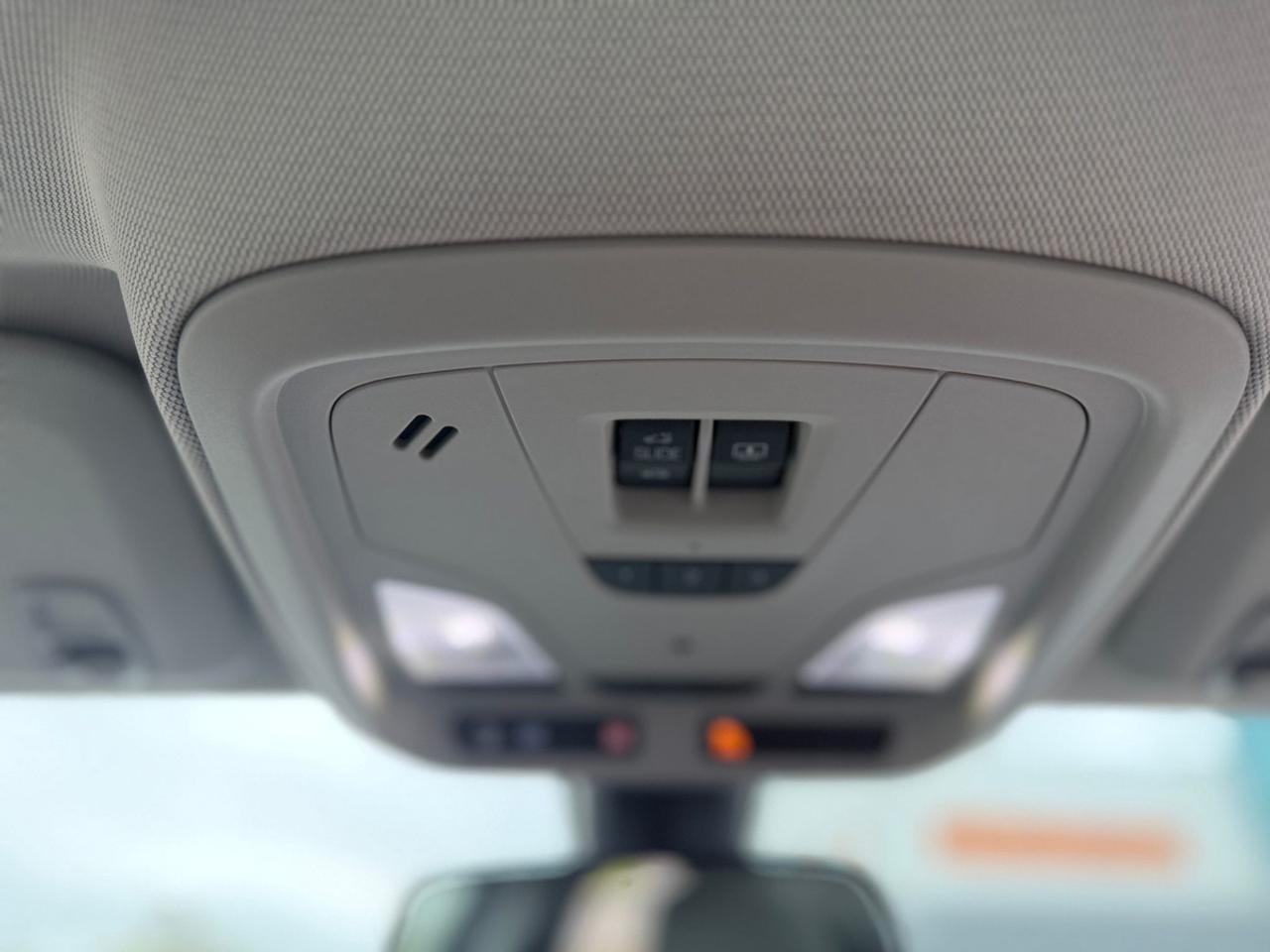 2018 Chevrolet Impala LT Photo