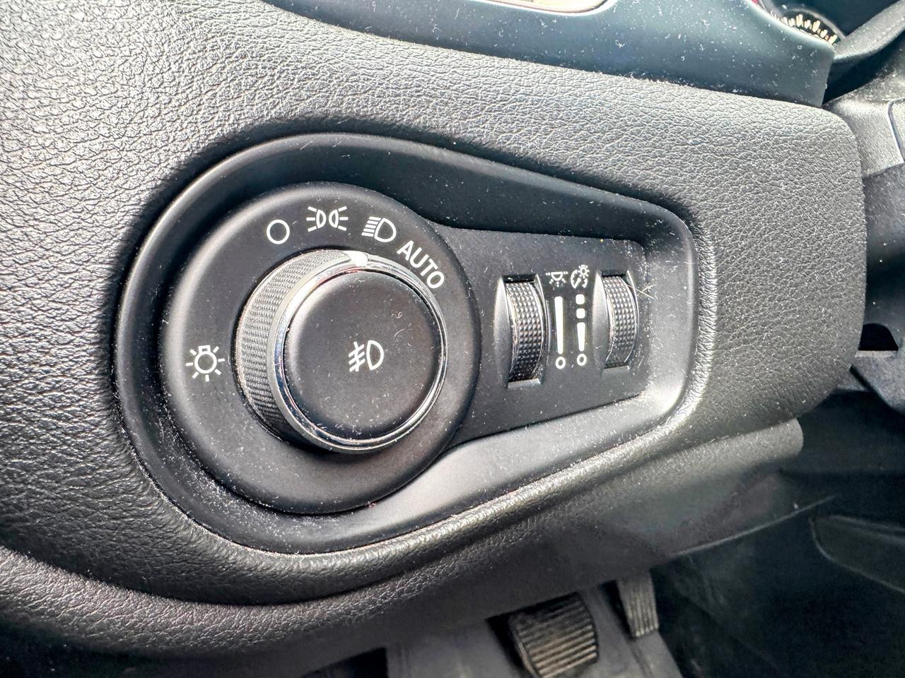 2015 Jeep Renegade Limited Photo