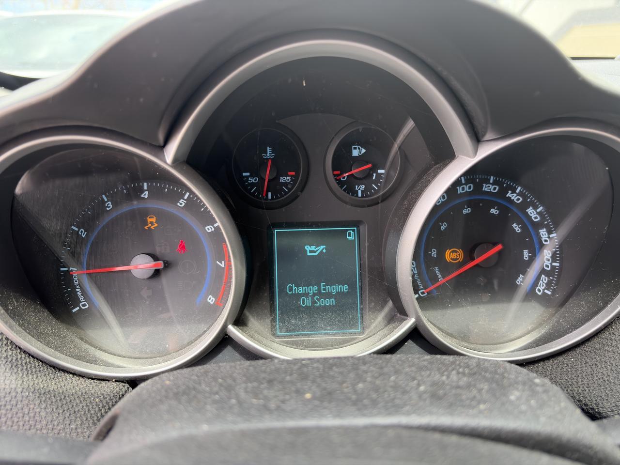 2014 Chevrolet Cruze 2LT Photo