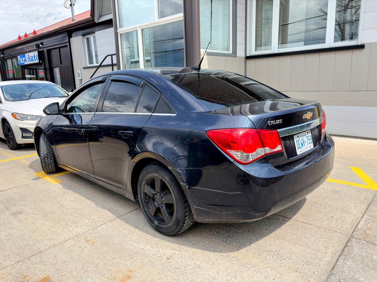2014 Chevrolet Cruze 2LT Photo2