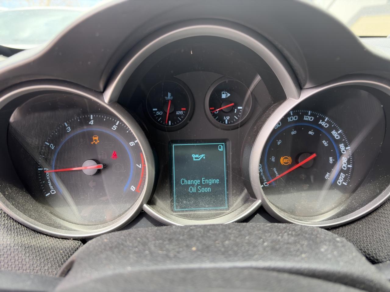 2014 Chevrolet Cruze 2LT Photo