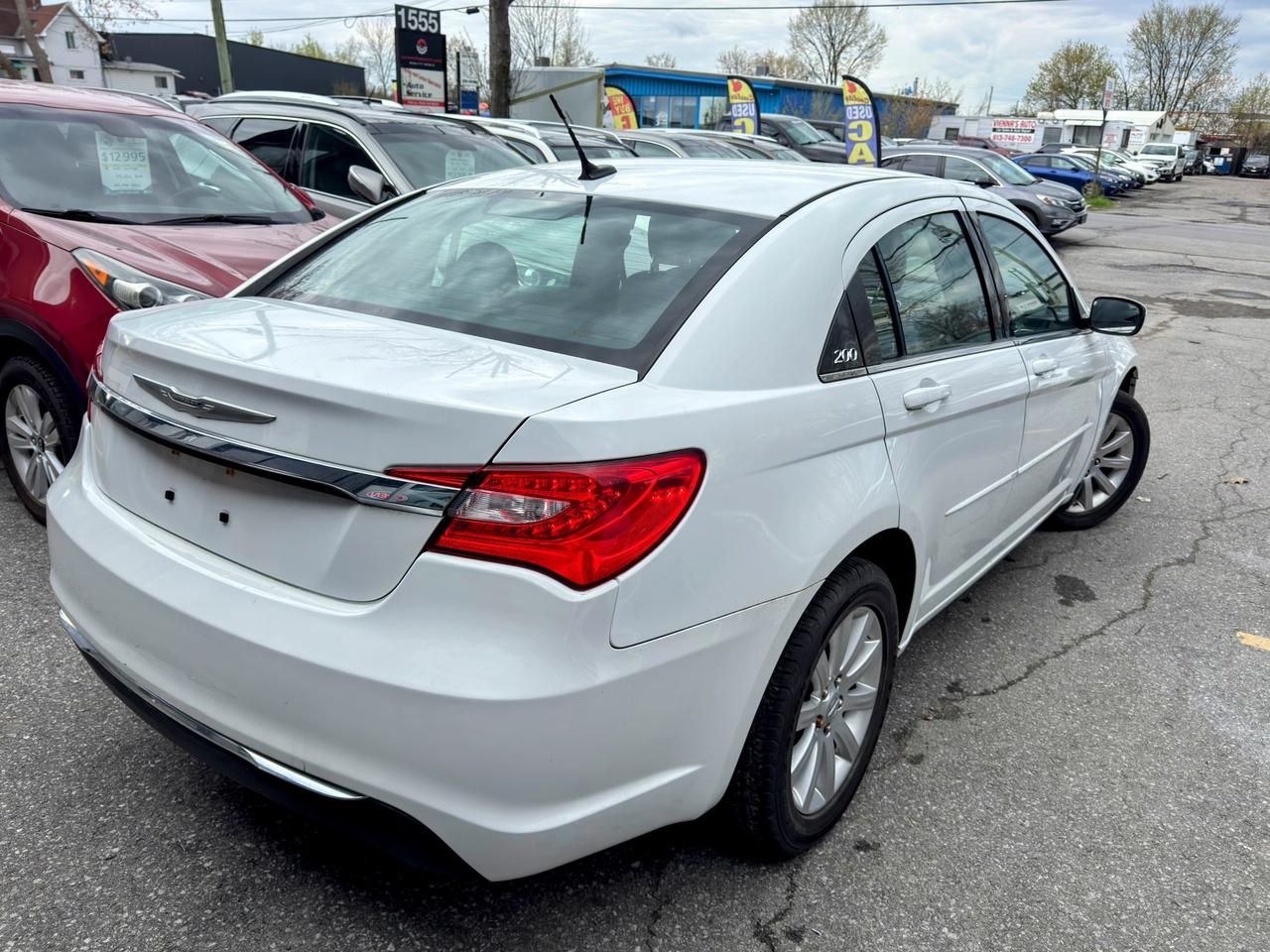 2012 Chrysler 200 LX Photo