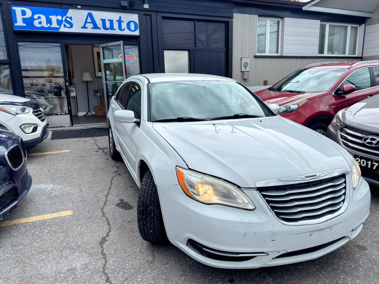 2012 Chrysler 200 LX Photo