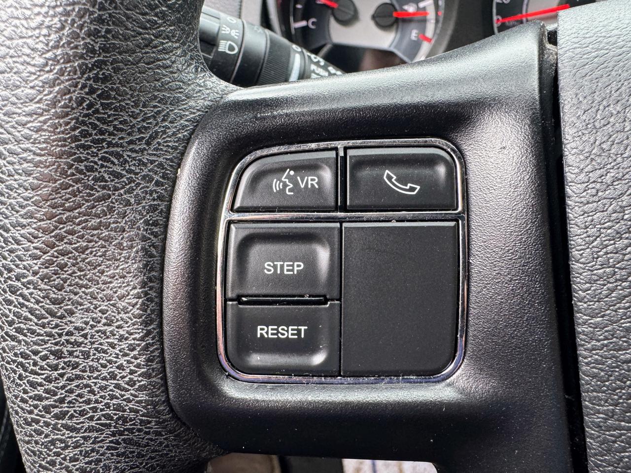2012 Chrysler 200 LX Photo