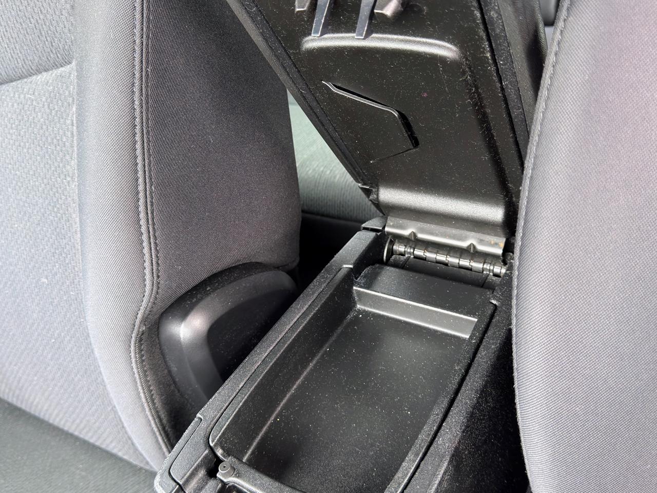2012 Chrysler 200 LX Photo