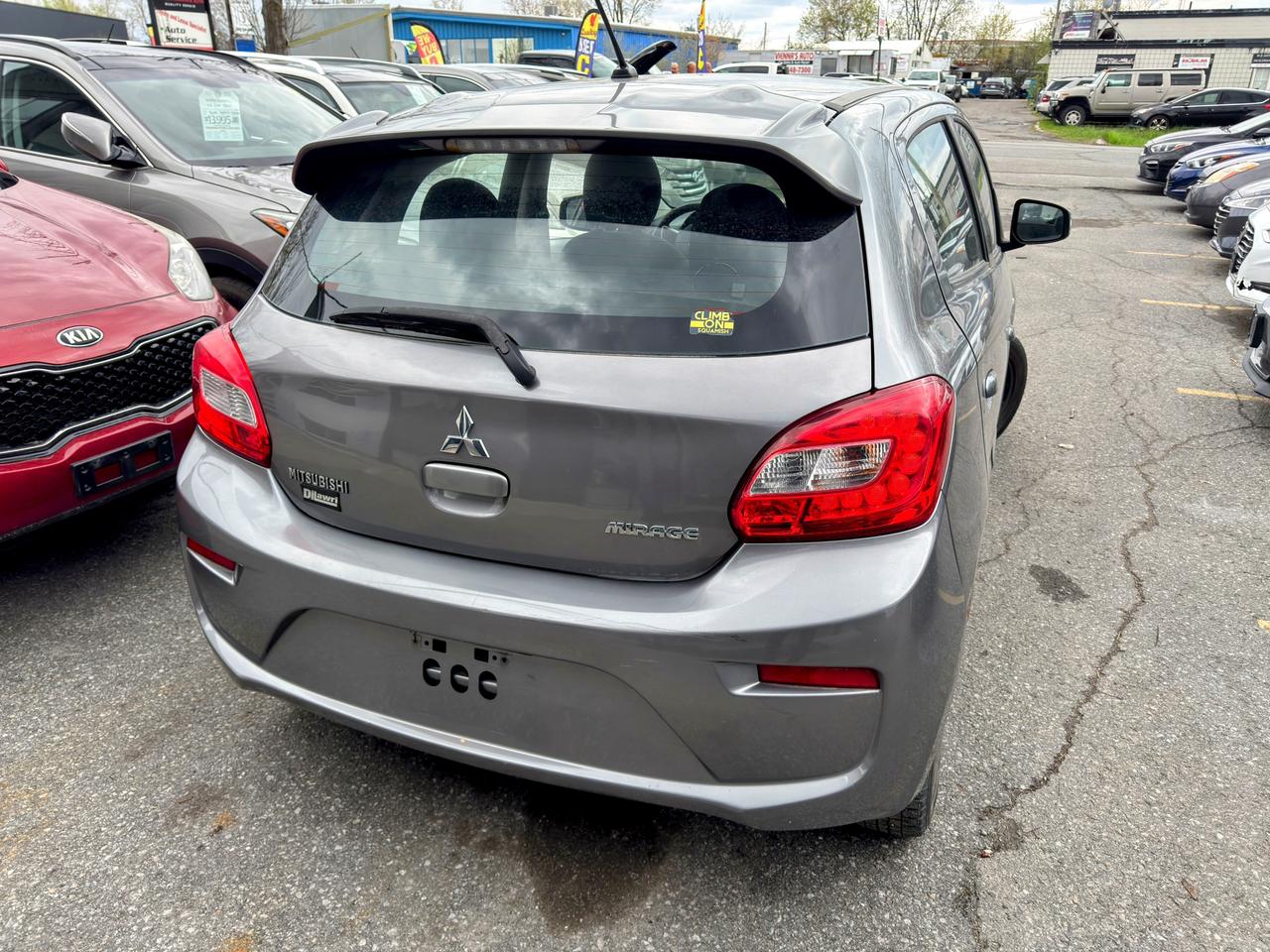 2017 Mitsubishi Mirage ES Photo