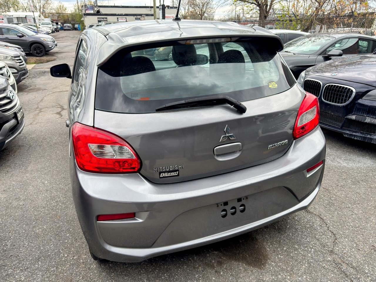 2017 Mitsubishi Mirage ES Photo