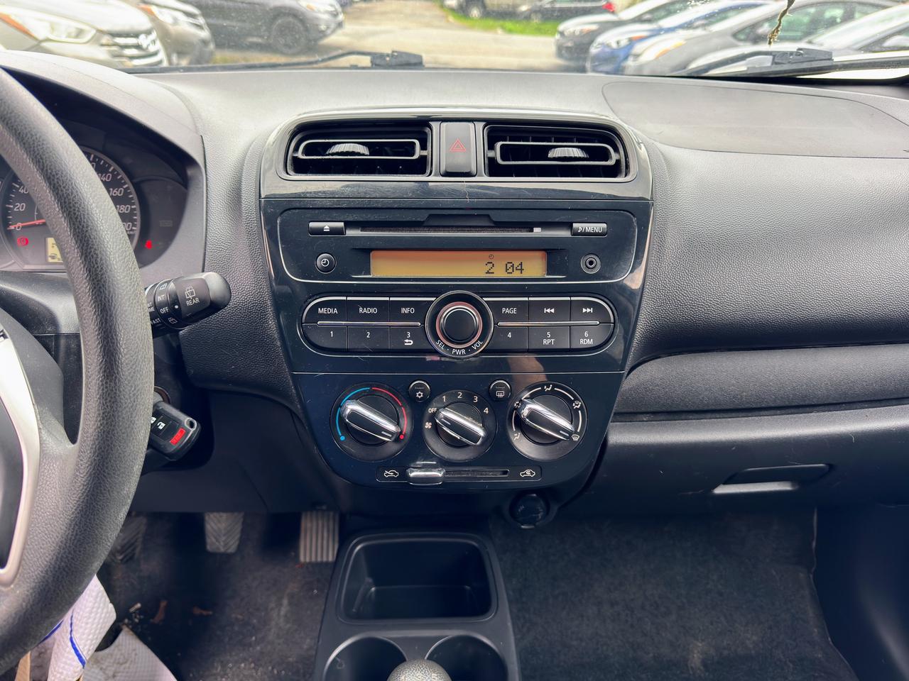 2017 Mitsubishi Mirage ES Photo