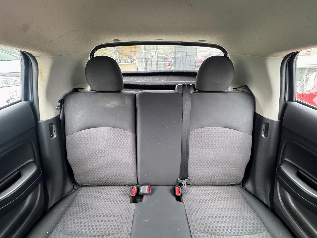 2017 Mitsubishi Mirage ES Photo