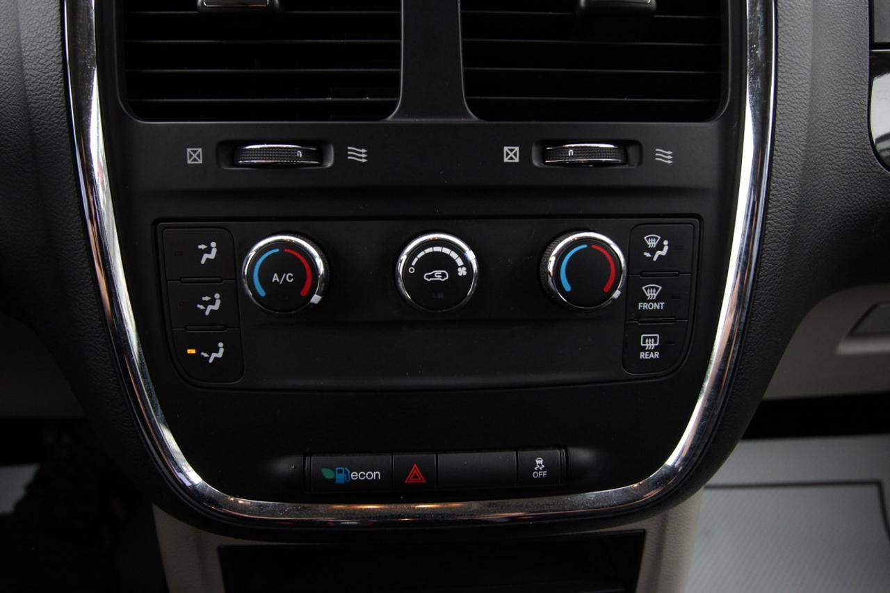 2012 Dodge Grand Caravan SE Photo