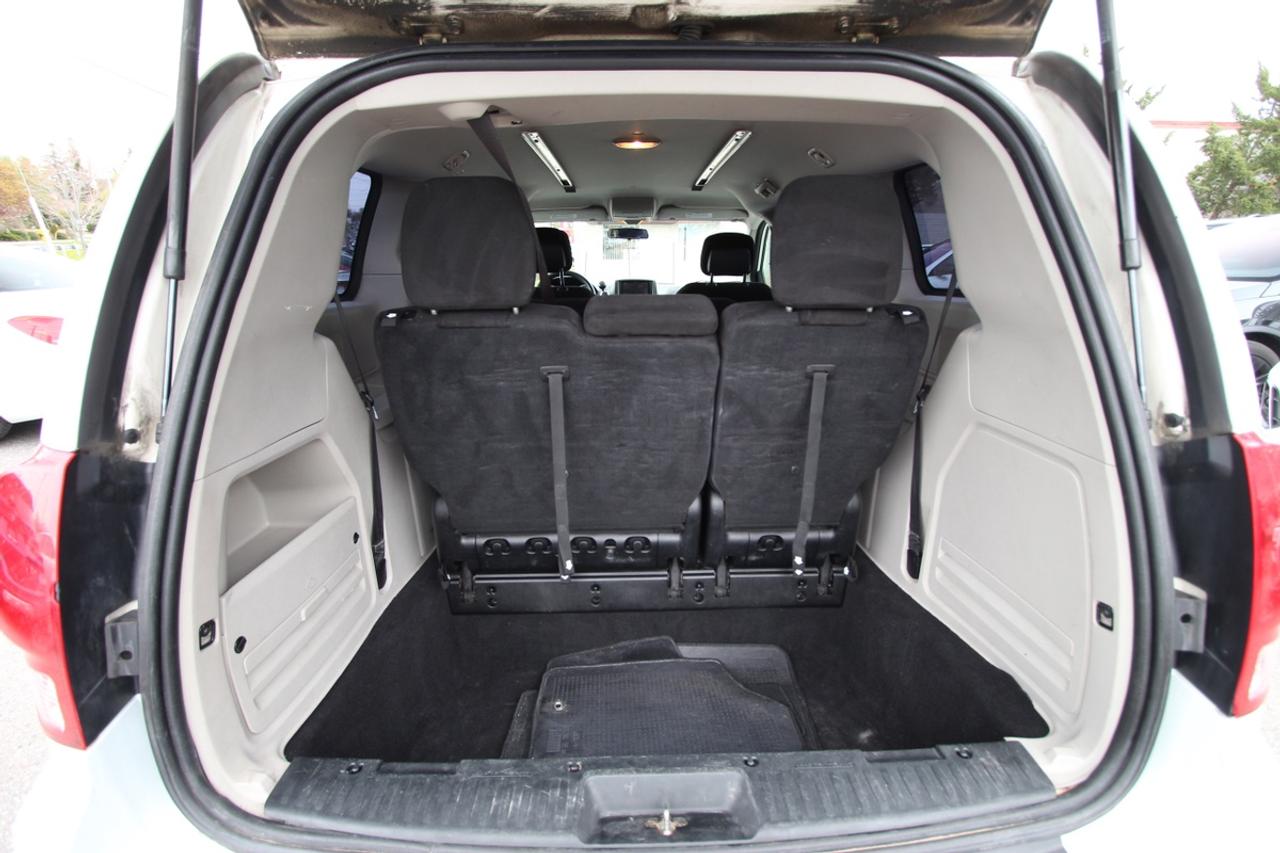 2012 Dodge Grand Caravan SE Photo