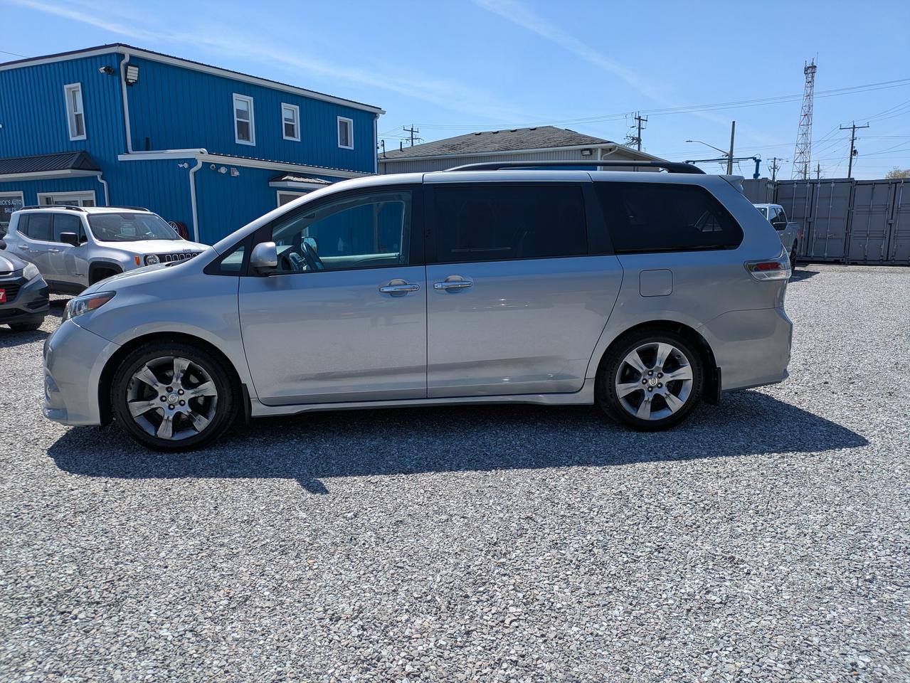 2013 Toyota Sienna 5DR V6 SE 8-PASS FWD Photo1