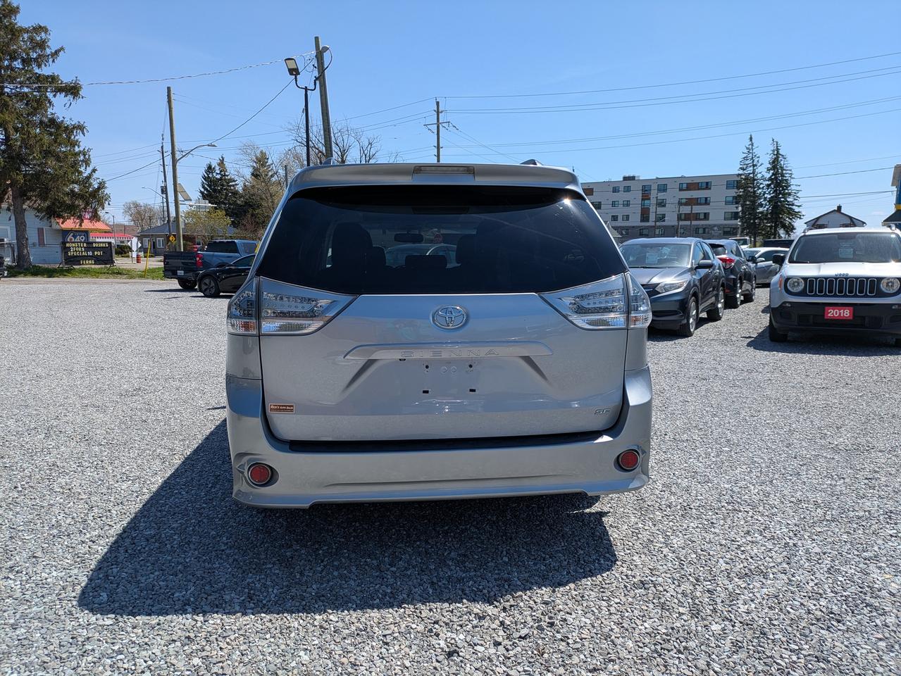 2013 Toyota Sienna 5DR V6 SE 8-PASS FWD Photo3