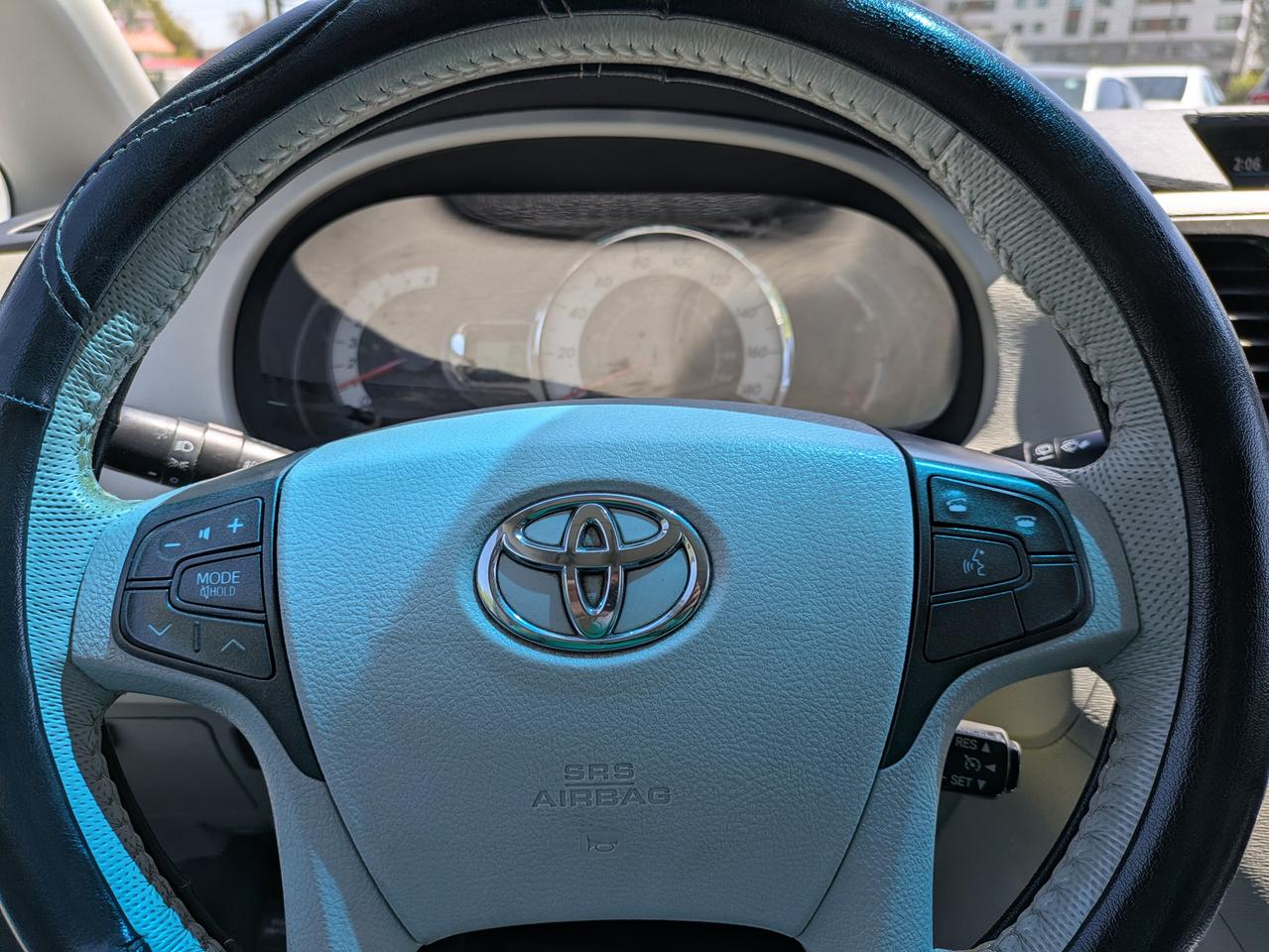2013 Toyota Sienna 5DR V6 SE 8-PASS FWD Photo