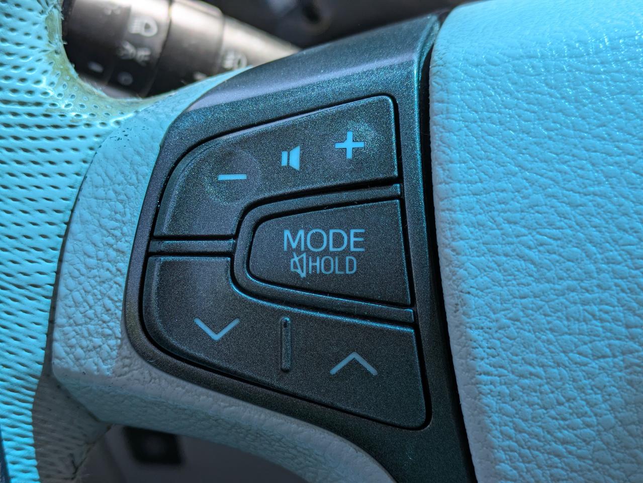 2013 Toyota Sienna 5DR V6 SE 8-PASS FWD Photo
