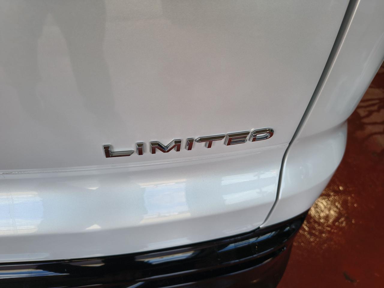 2025 Toyota Crown Signia Limited Photo0