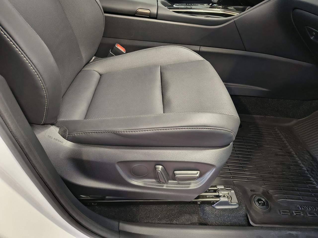 2025 Toyota Crown Signia Limited Photo