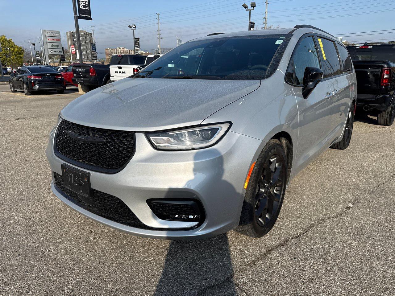 2024 Chrysler Pacifica Limited FWD Photo0