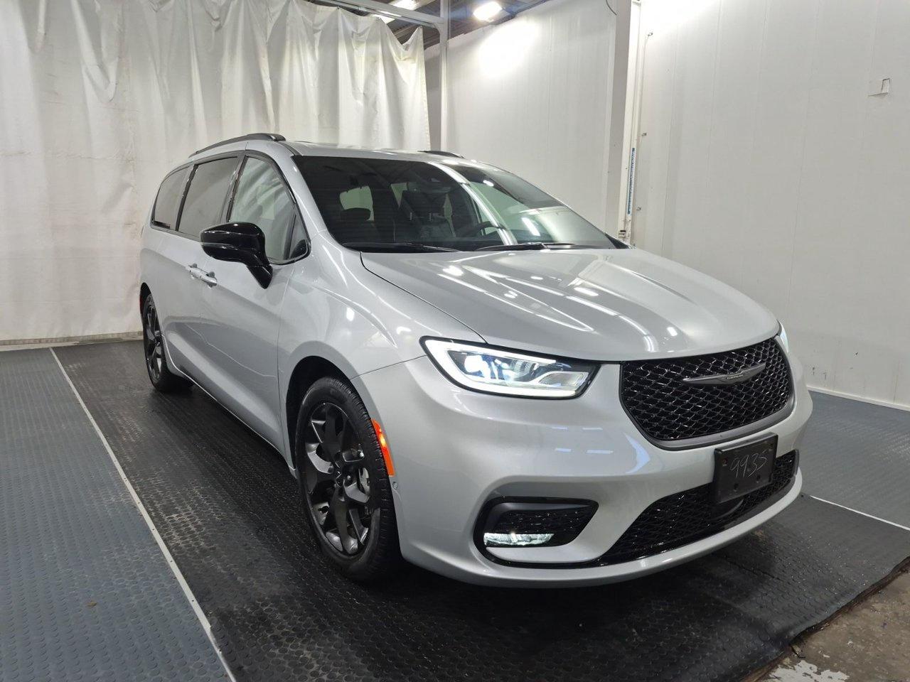 2024 Chrysler Pacifica Limited FWD Photo