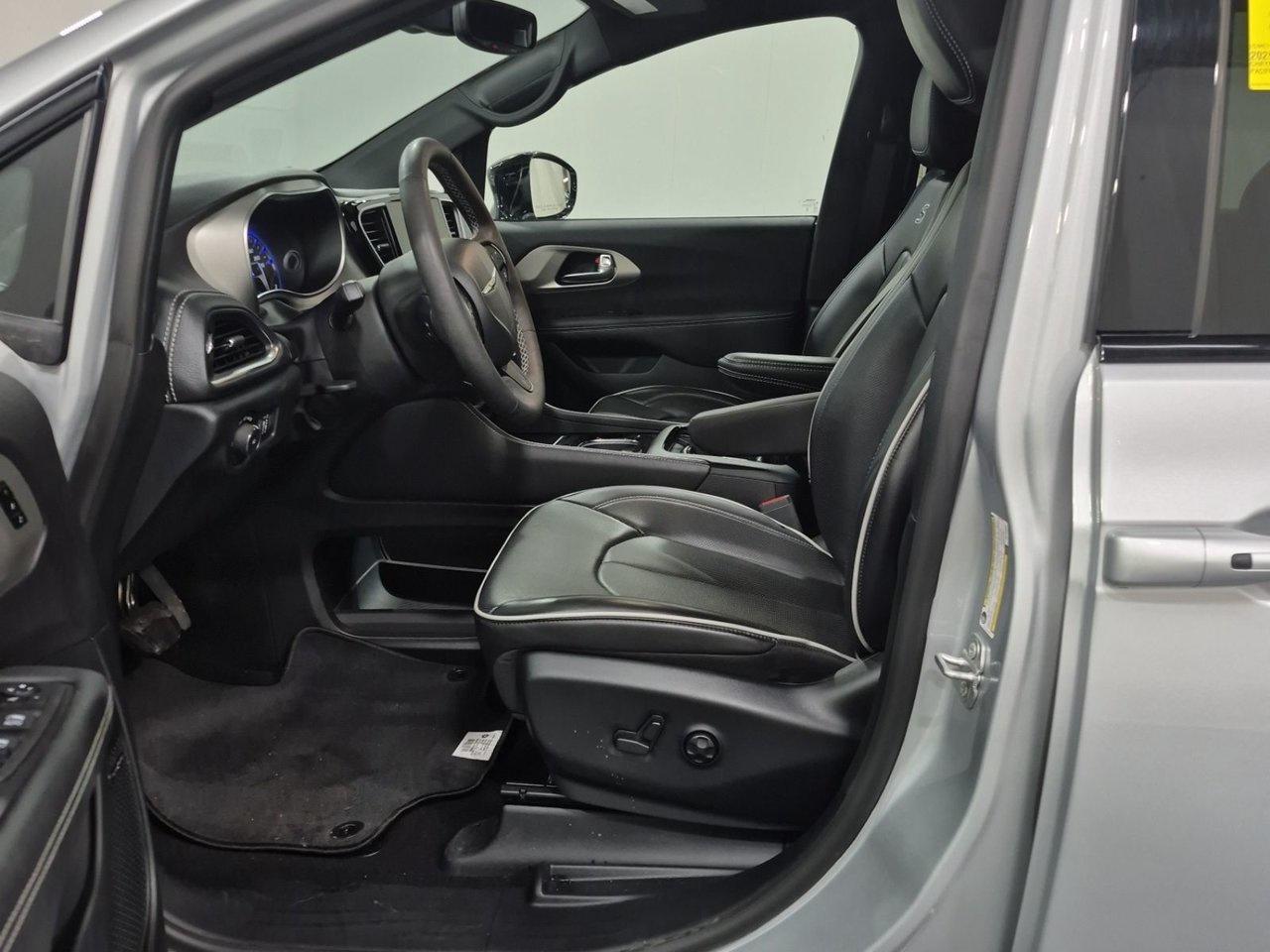 2024 Chrysler Pacifica Limited FWD Photo