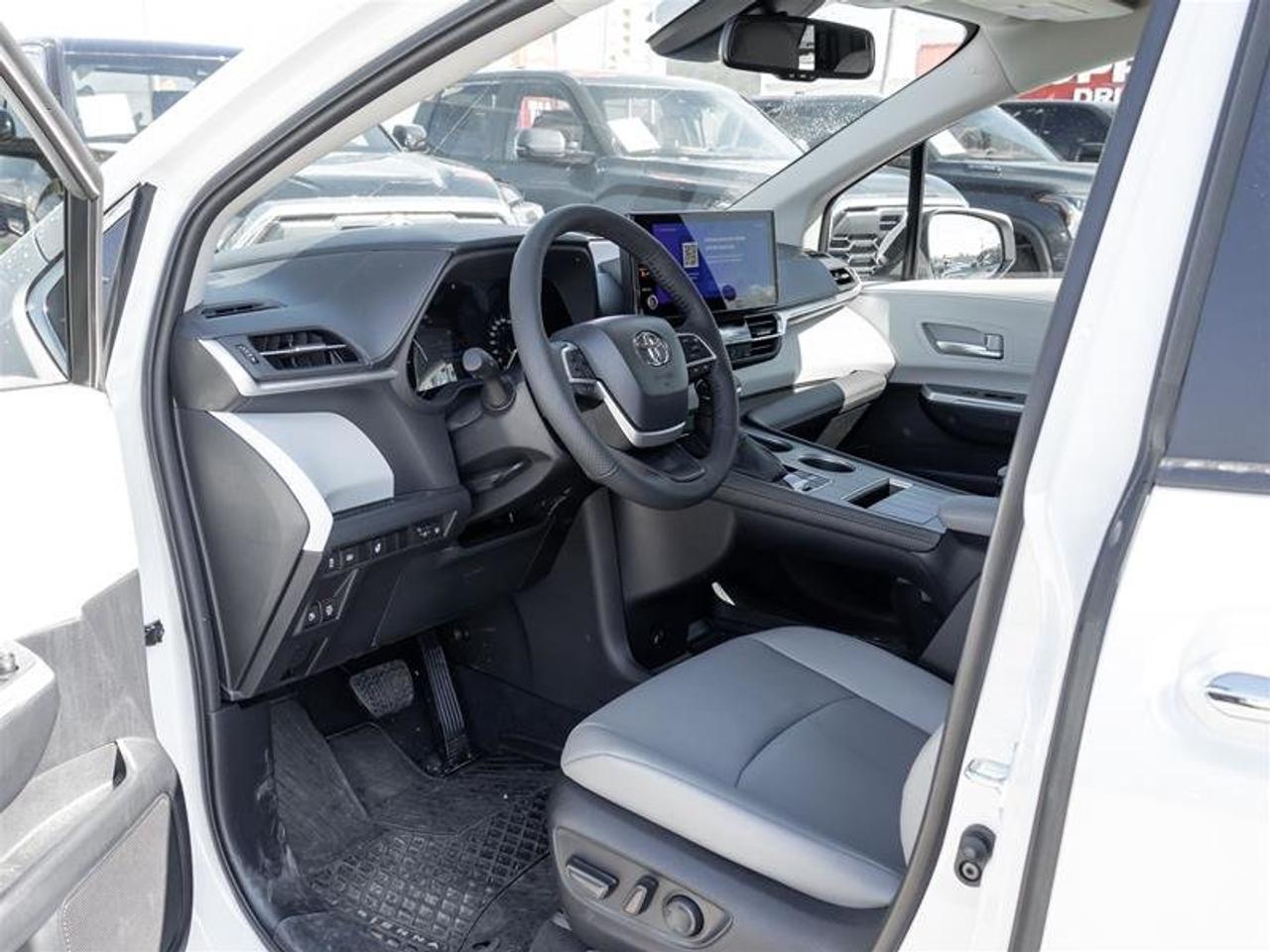 2026 Toyota Sienna Hybrid Sienna XLE 8-Pass Heated Seats| Power Moonroof| Heated Steering Wheel| Backup Camera| XLE Photo