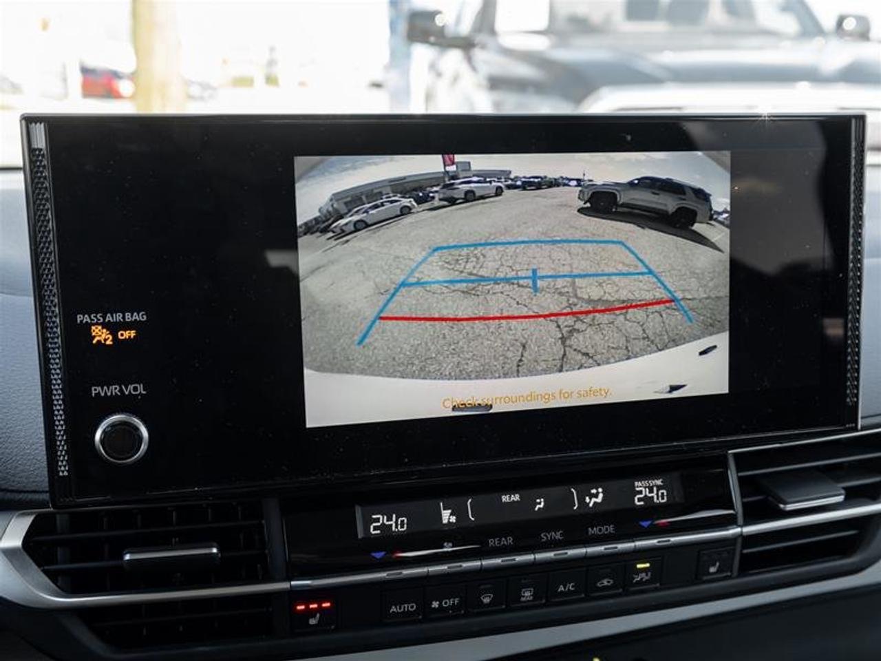 2026 Toyota Sienna Hybrid Sienna XLE 8-Pass Heated Seats| Power Moonroof| Heated Steering Wheel| Backup Camera| XLE Photo