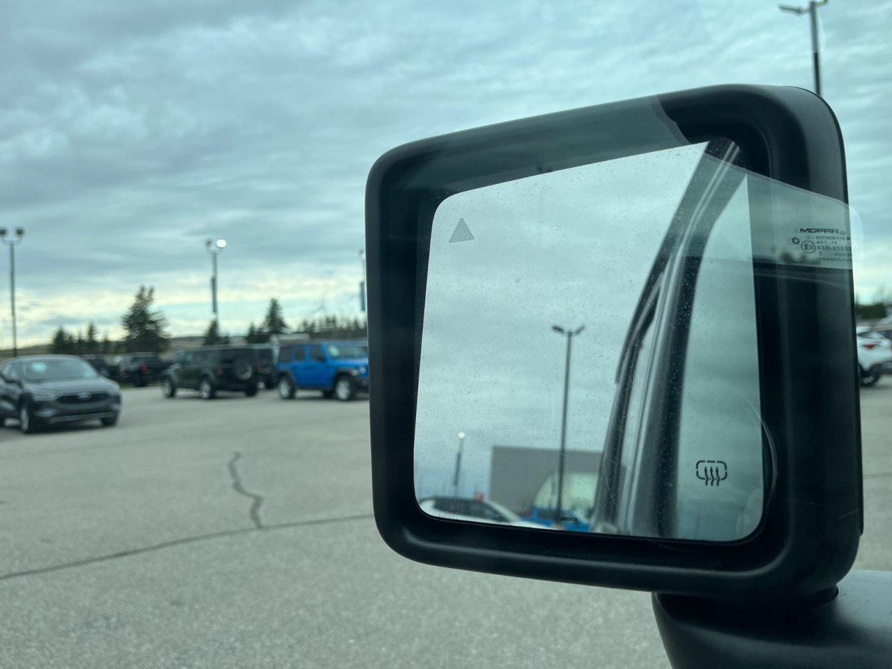 2020 Jeep WRANGLER UNLIMITED Sahara 4x4 Photo